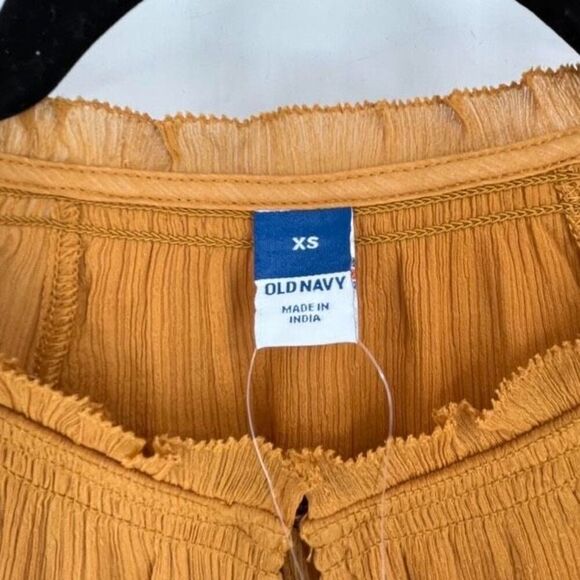 NWT Set of 2 Old Navy Women's Floral Ruffle Trim Smocked Blouse Red Gold Size XS - Picture 3 of 16